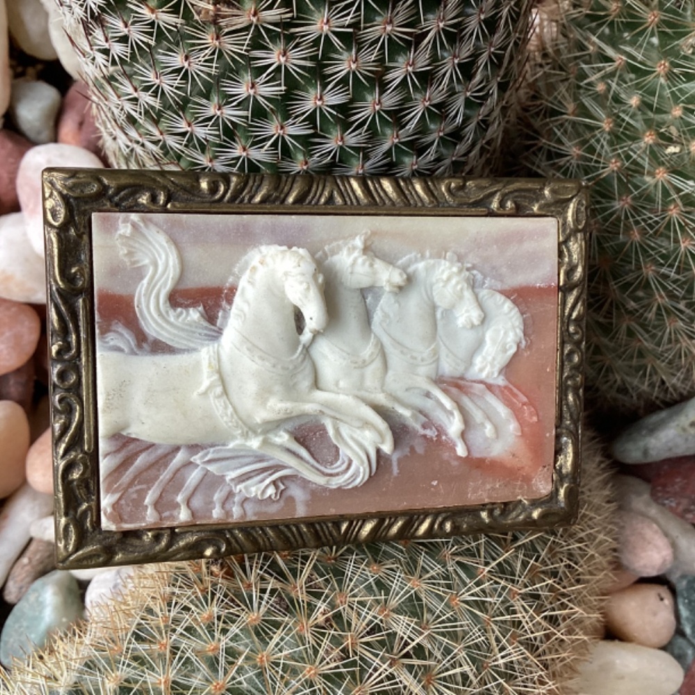 Vintage Incolay Studios USA 1976 Brass Stone Horse Belt Buckle - Picture 5 of 9